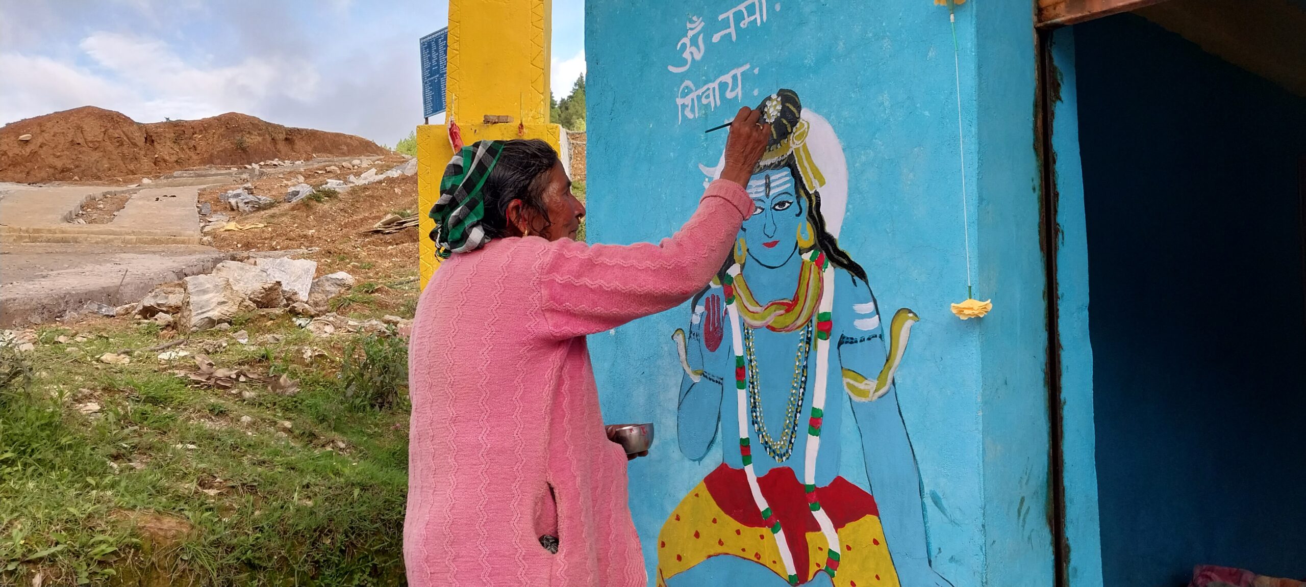 ७२ बर्षीया भानादेवीको चित्रकला, वाल पेन्टिङमा अझै सक्रिय