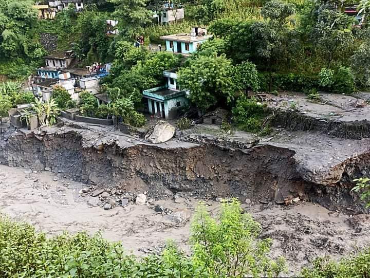 दार्चुलामा बाढी पहिरो :  पाँचकाे मृत्यु, चार जना बेपत्ता