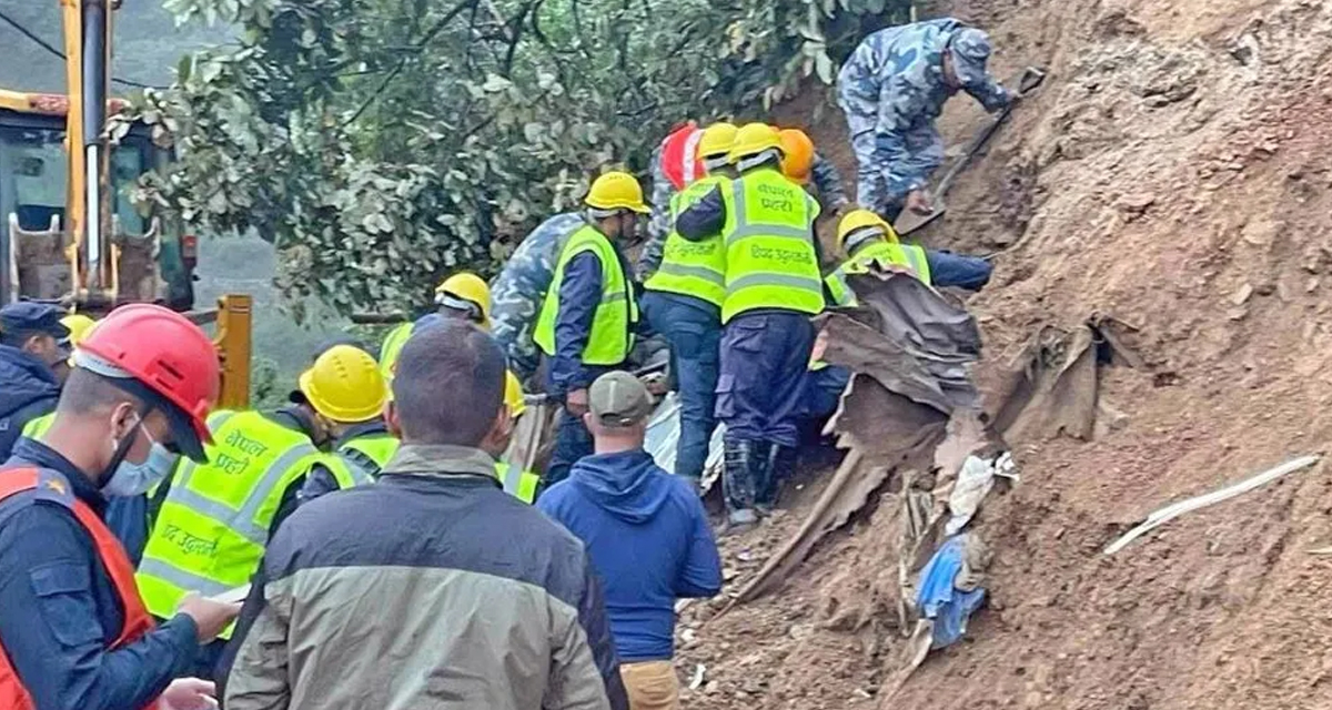 काठमाडौँको चन्द्रागिरिमा पहिरोमा पुरिएर एकै परिवारका तीनको मृत्यु