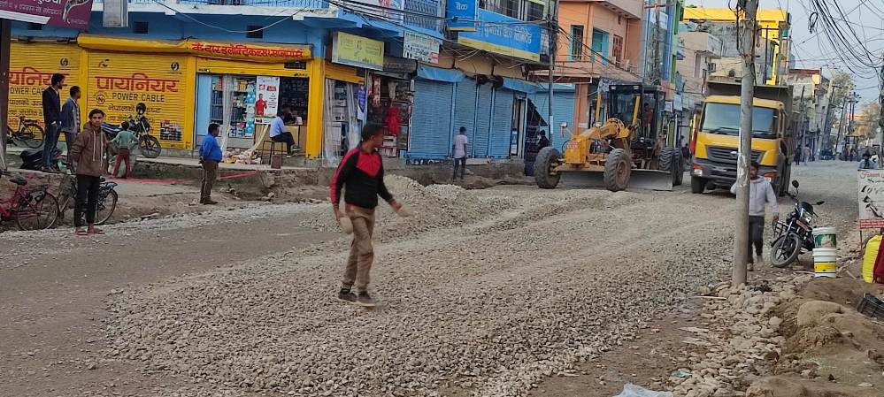 स्तरोन्नति हुँदै महेन्द्रनगर बजार क्षेत्रका सडक