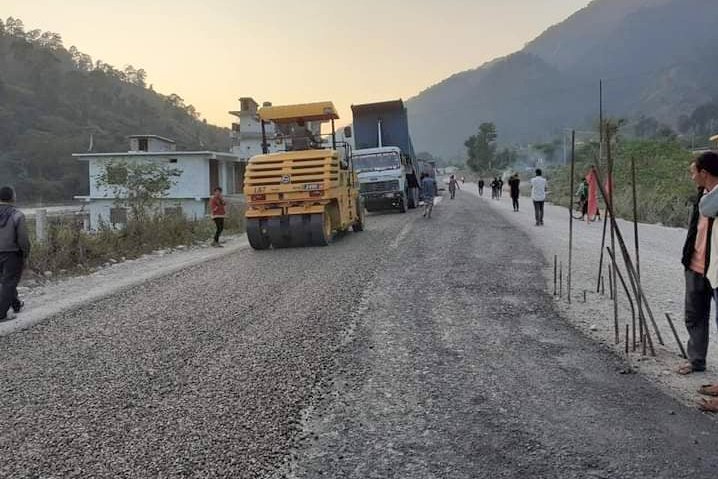 सहजपुर–बोगटान सडकः चार वर्षमा २९ किलोमिटर मात्रै कालोपत्र