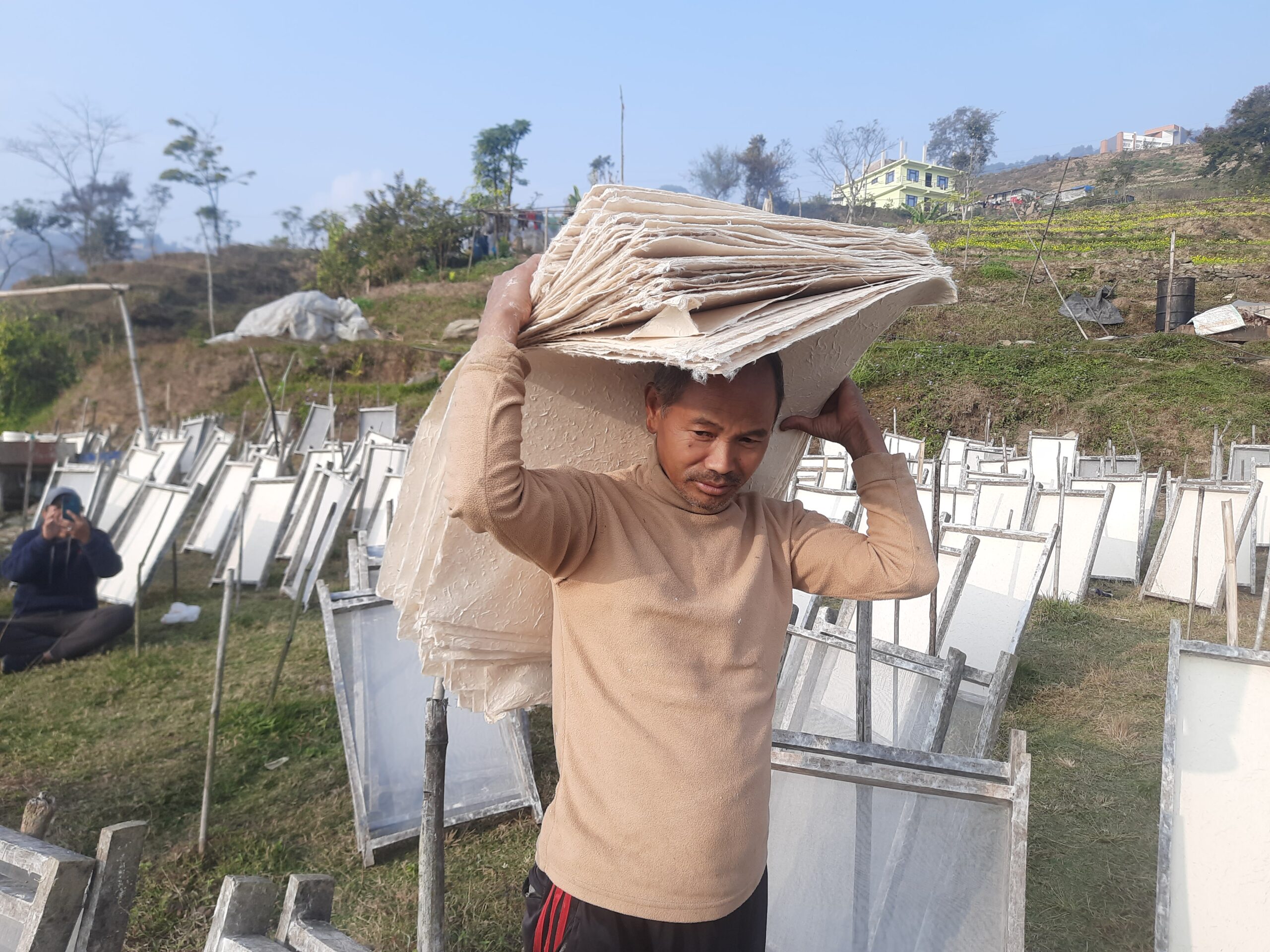 नेपाली कागजकाे बजारमा माग धेरै, उत्पादन कम