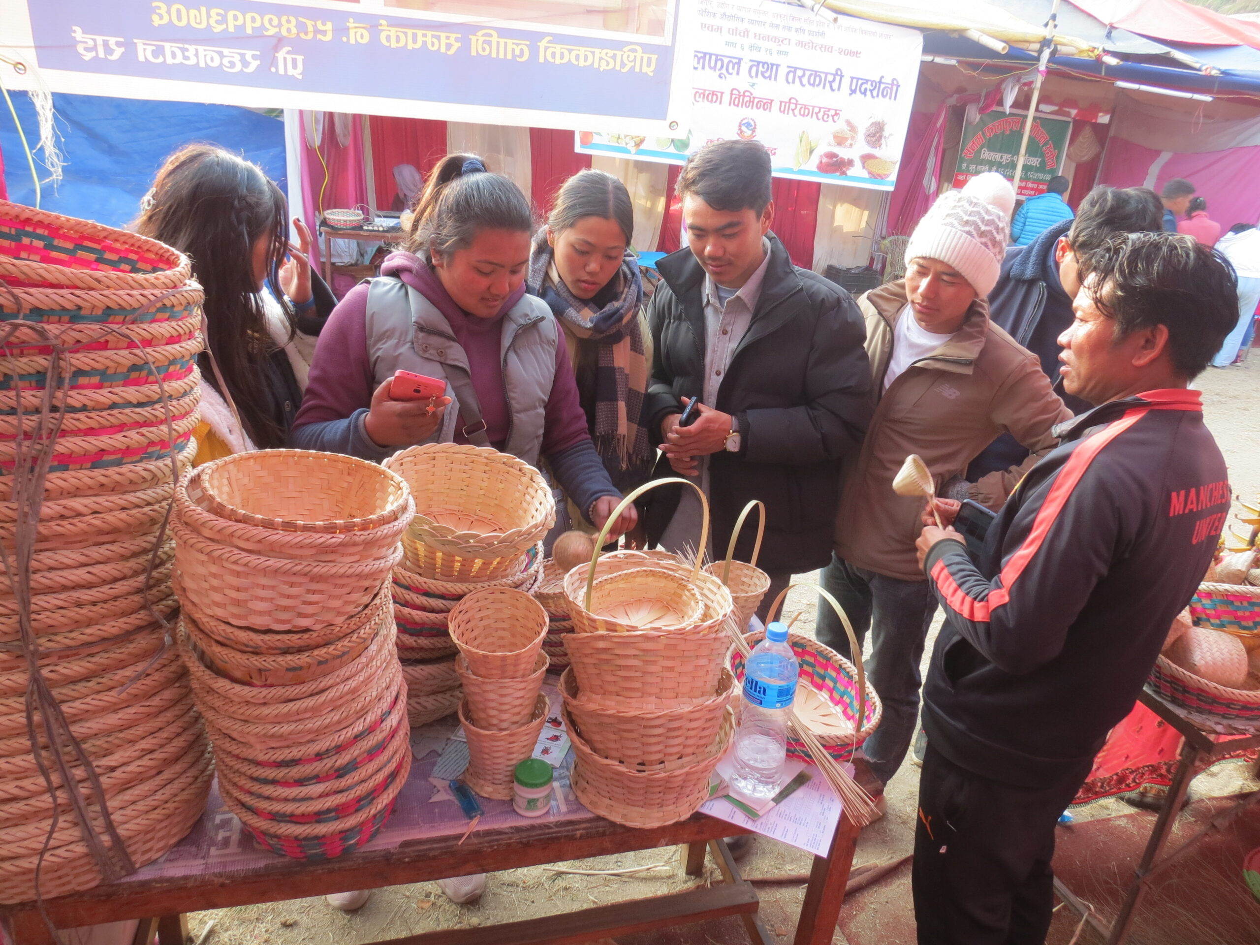 बाँसबाट बनेका सामग्रीको माग उच्चः बजारको माग धान्नै गाह्रो