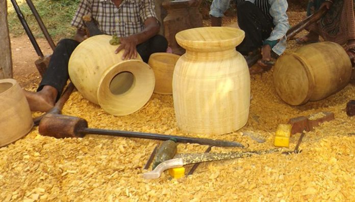 उदयपुरमा परम्परागत पेसा लोप हुँदै