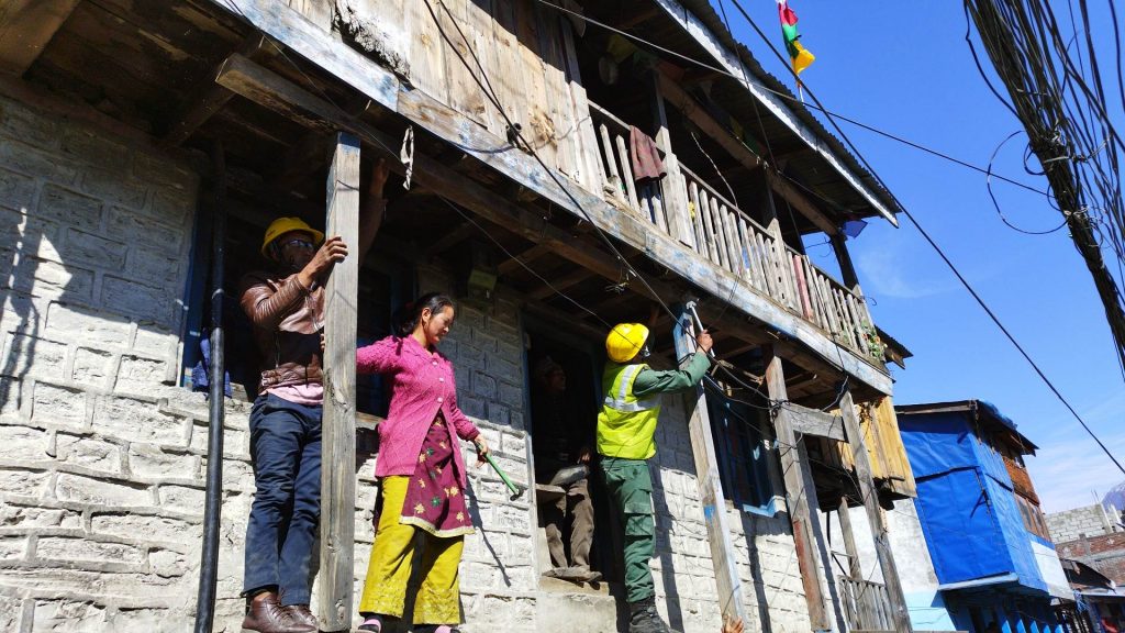 छायाँनाथ रारा नगरपालिकाले गर्यो अवैध संरचना भत्काउन सुरु