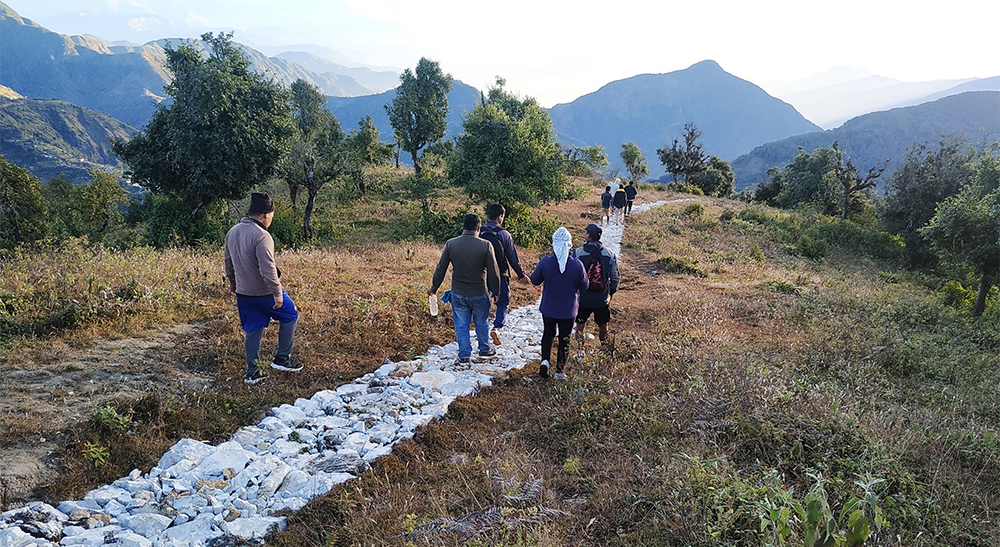 पर्यटकीय क्षेत्र ‘कौडे लेक’मा पुग्न पदमार्ग