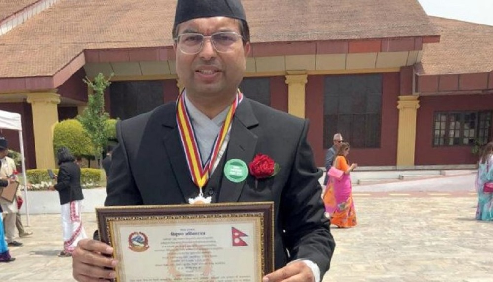 काठमाडौं वर्ल्ड स्कुलका अध्यक्ष झा ‘प्रबल जनसेवाश्री’ पदकबाट सम्मानित