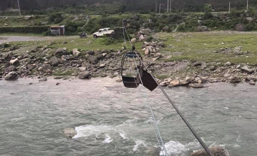 दार्चुलामा तुइनबाट खसेर एक पुरुष महाकालीमा बेपत्ता