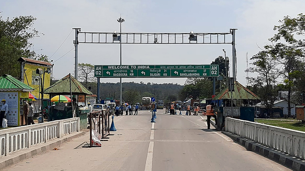 पूर्वी नाकाबाट निर्यातभन्दा आयात दोब्बर, करिब १६ अर्ब ४ करोड वस्तु निर्यात