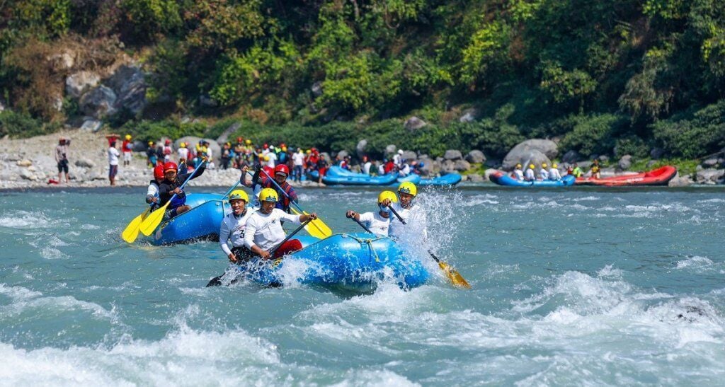 नेपालको नदी किनारमा ‘सी बिच’ को झझल्को