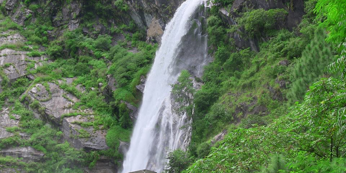 आन्तरिक पर्यटनको गन्तव्यस्थल ऐनापहरा