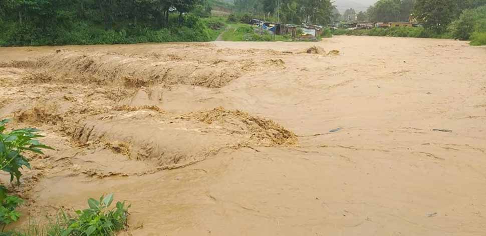 हुम्लामा बाढीका कारण तीन घर क्षतिग्रस्त