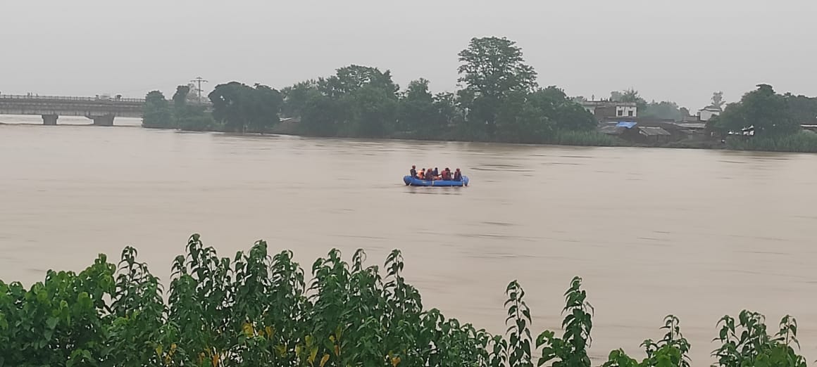 बबई नदीमा दाउरा सङ्कलन गर्ने क्रममा डुबेर तीन बेपत्ता