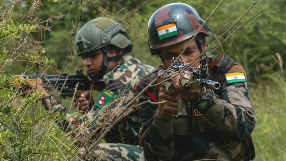 अवैध ढंगले विदेशी सेनामा नेपाली