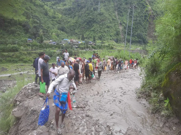 पहिरोले सुवा गाउँका १० परिवार विस्थापित