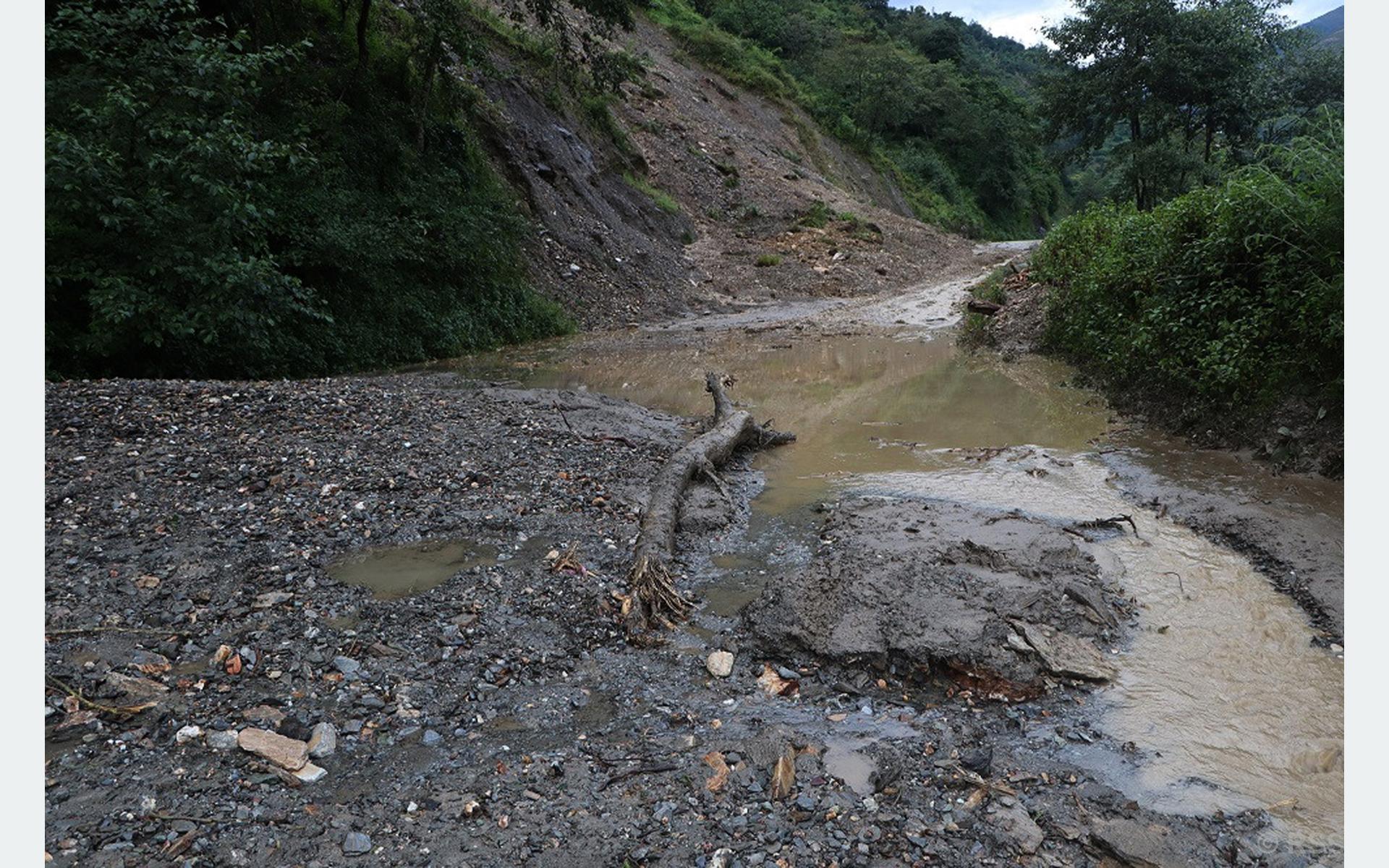 ट्रयाक खुलेको आठ वर्षसम्म पनि भएन स्तरोन्नति