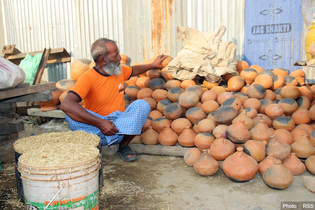 माटाका भाँडाले धानिएको पुस्तैनी जीवन