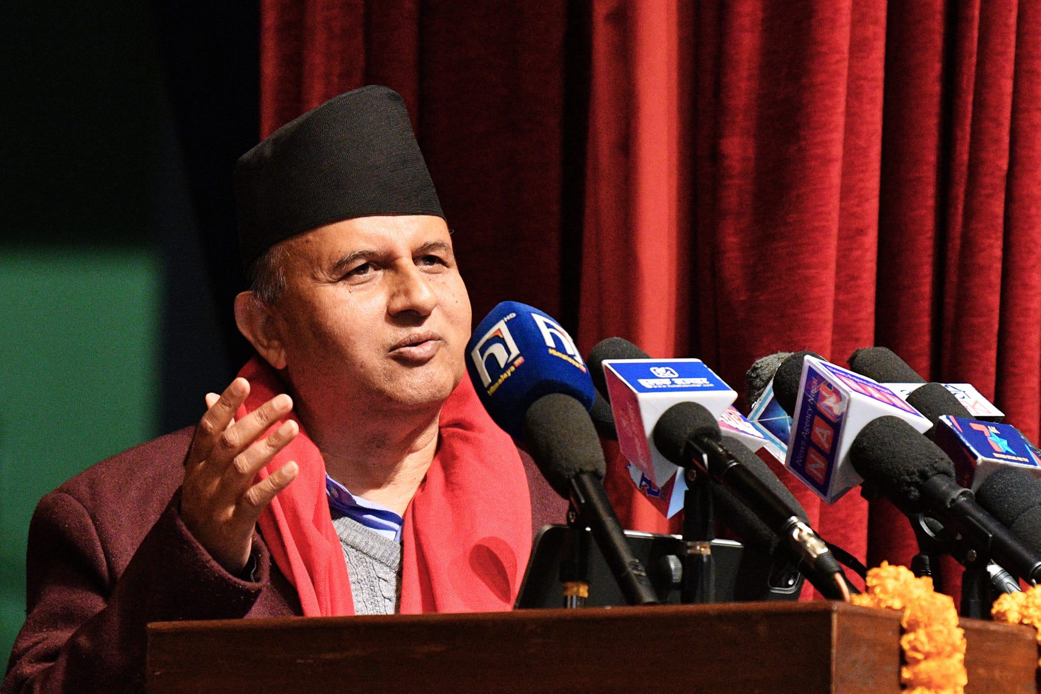 केपी ओली नेपाल राष्ट्रलाई नेतृत्व गर्ने नायक : शंकर पोखरेल