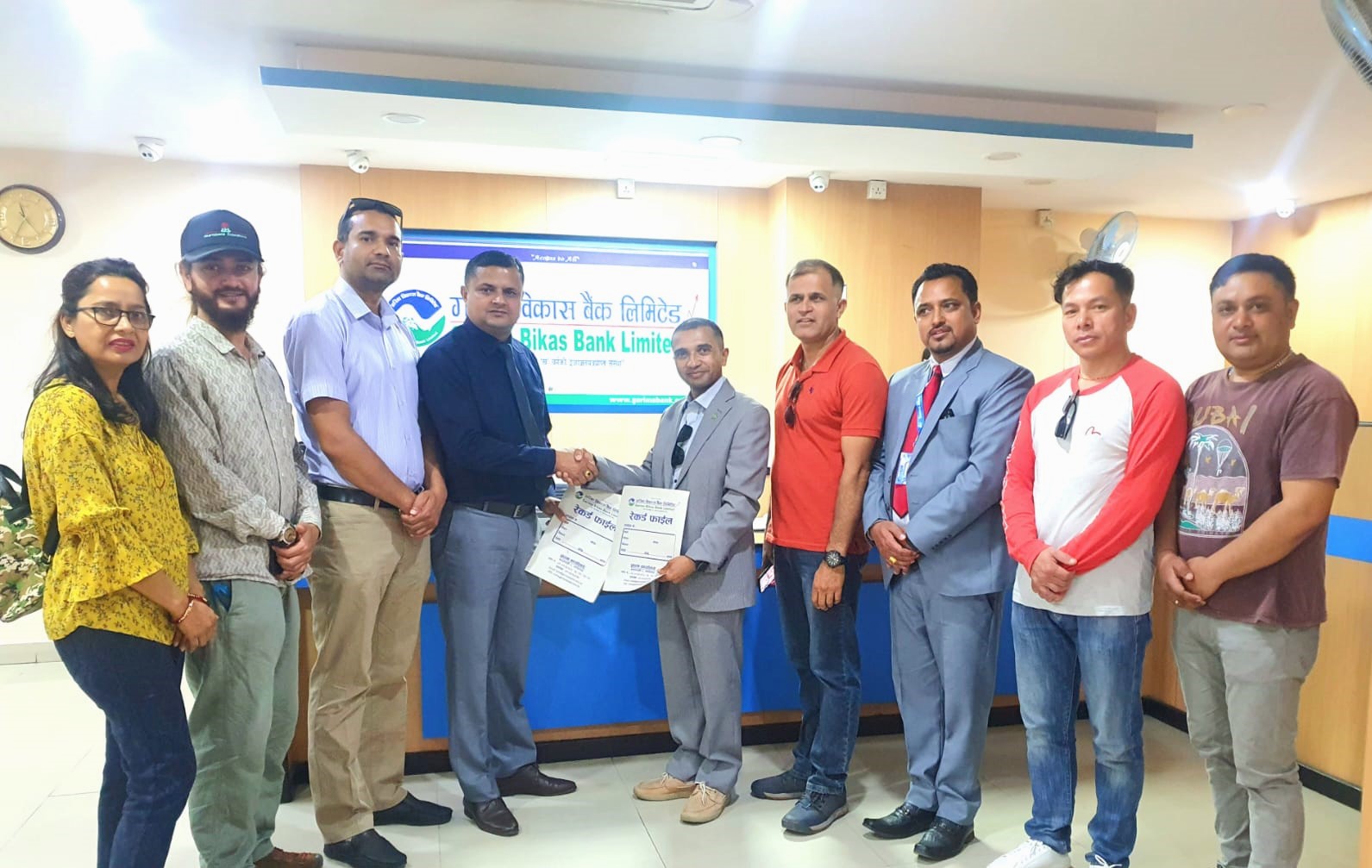 गरिमा विकास बैंक लिमिटेड र ट्रेकिङ एजेन्सी एसोसिएसन अफ नेपाल गण्डकी बीच व्यवसायिक सम्झौता