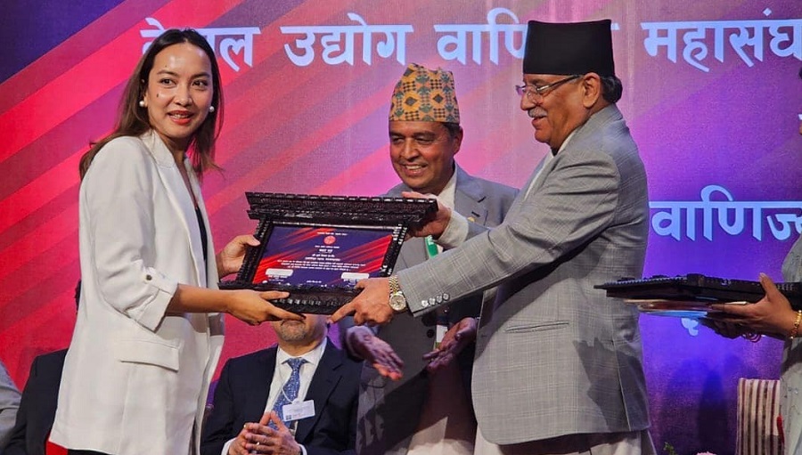 मनकामना दर्शन प्रालि नेपाल उद्योग वाणिज्य महासंघद्धारा सम्मानित