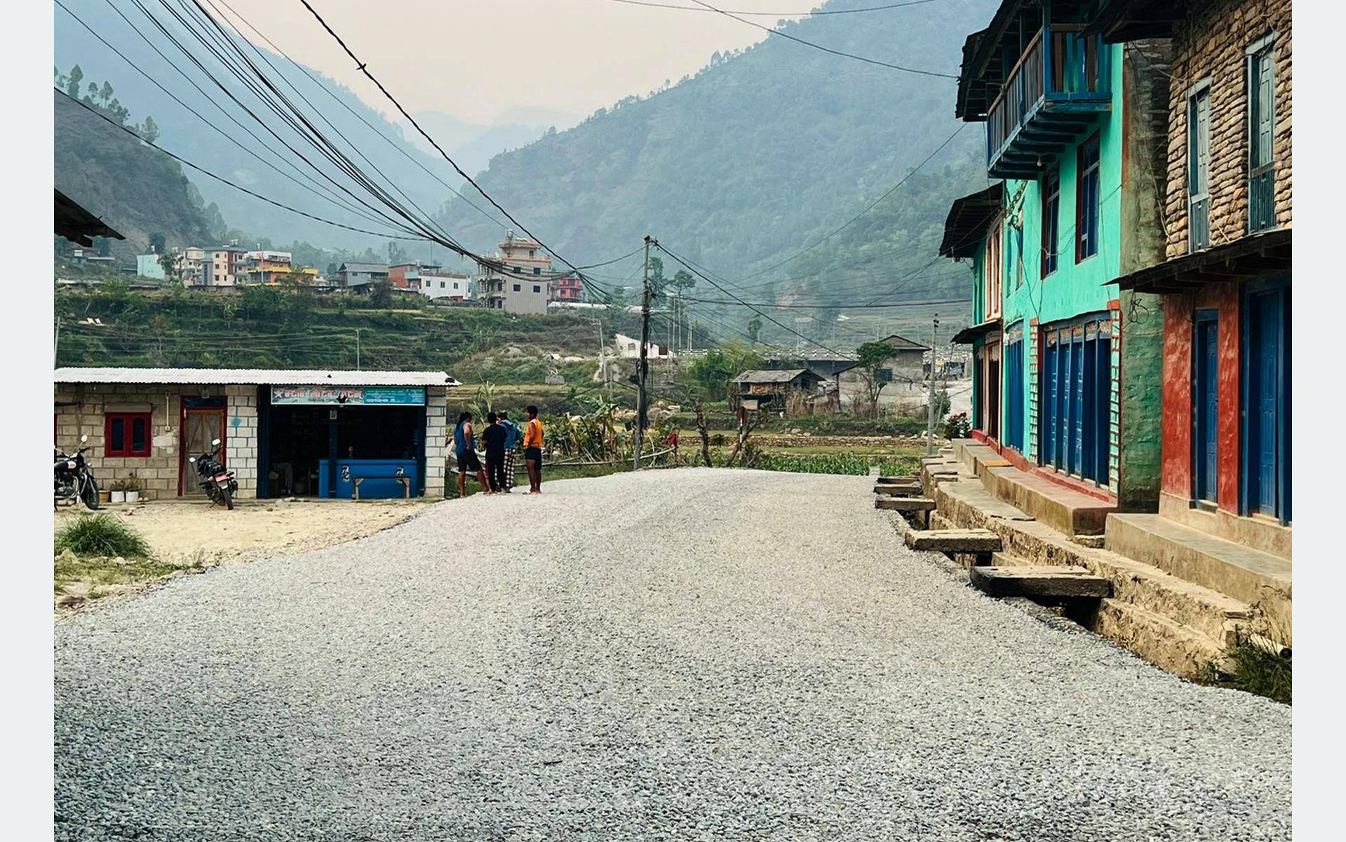 ग्रामीण सडक स्तरीय बनाउँदै गलकोट नगरपालिका