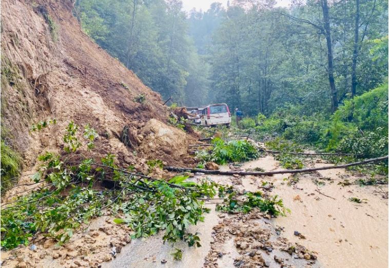 पृथ्वीराजमार्गको थर्पु–खैरेनीटार खण्ड एकतर्फी सञ्चालनमा