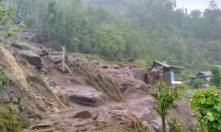 ताप्लेजुङमा बाढीपहिरोबाट ८१ परिवार विस्थापित