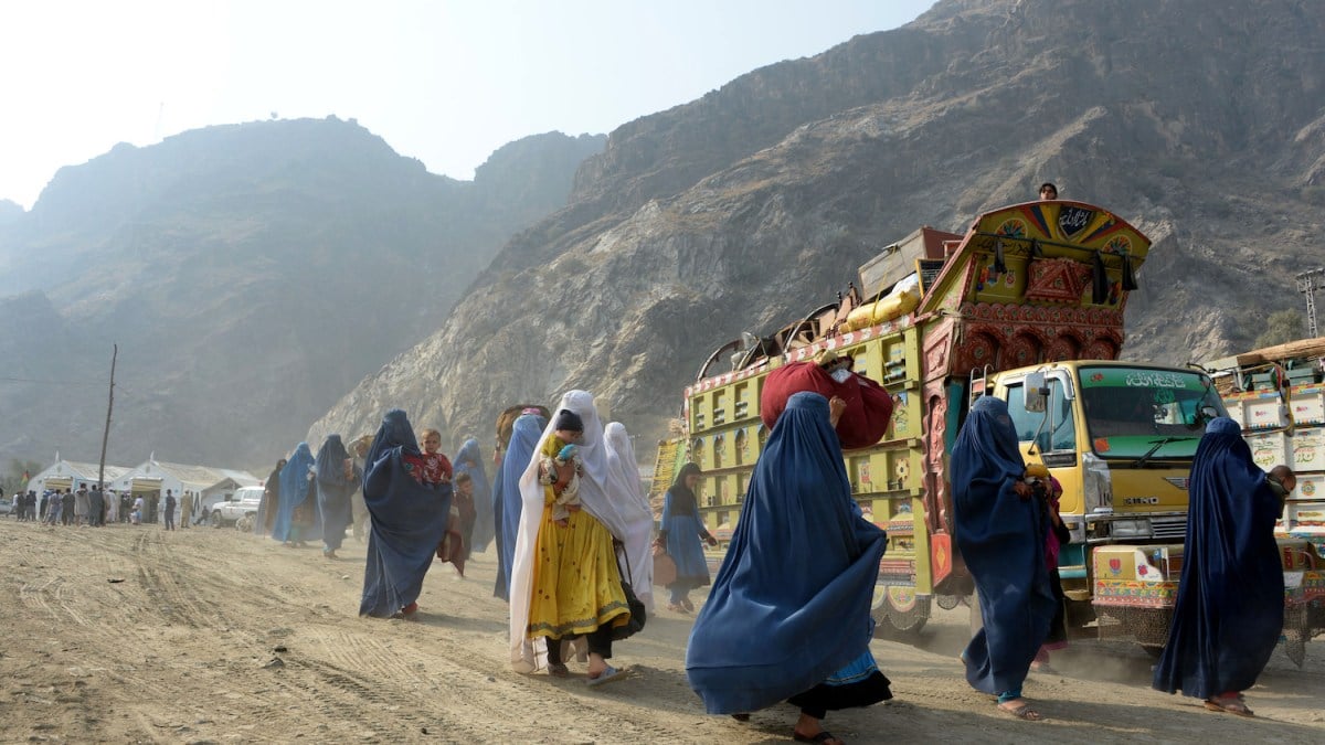 पाकिस्तान र इरानबाट १ लाख बढी अफगानी शरणार्थी स्वदेश फिर्ता
