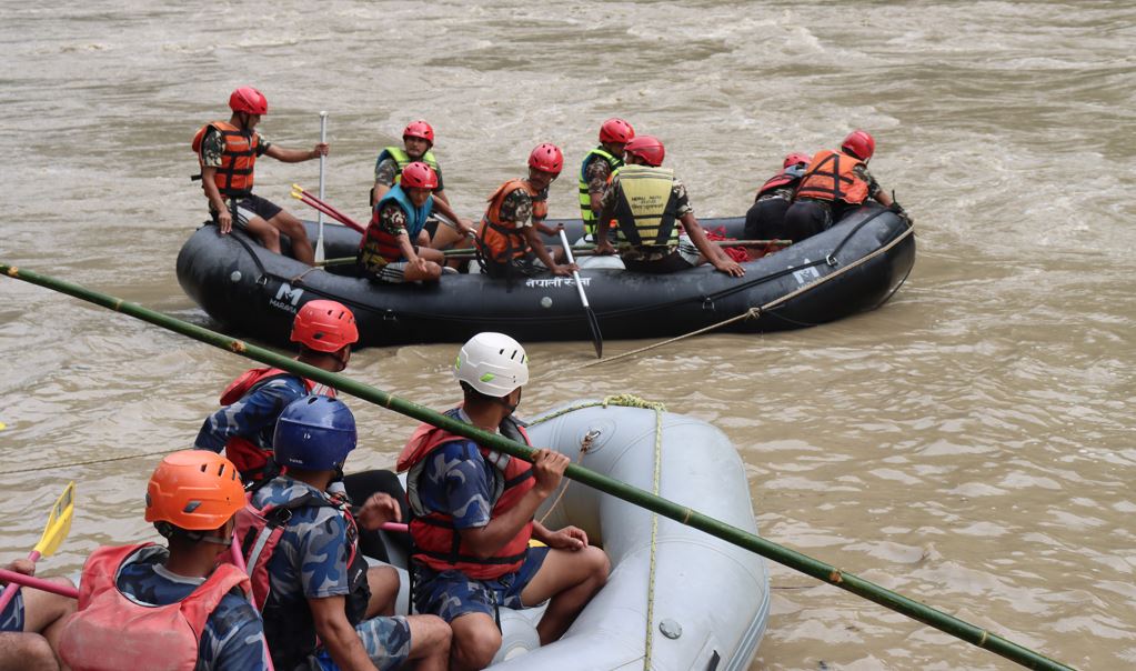 साँझ गण्डक ब्यारेजमा भेटियो दुई शव