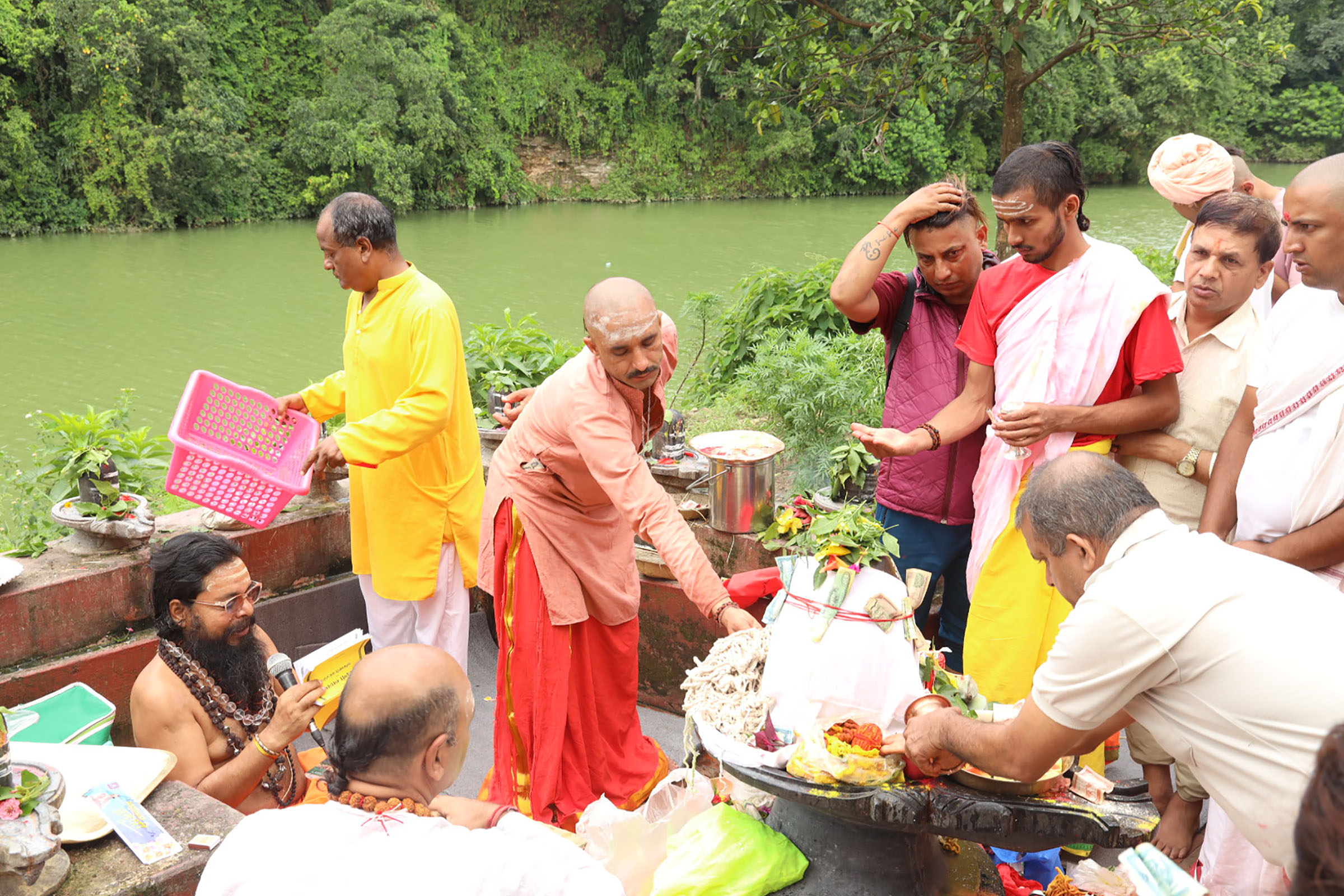 मनाइयो जनैपूर्णिमा (फोटो फिचर)