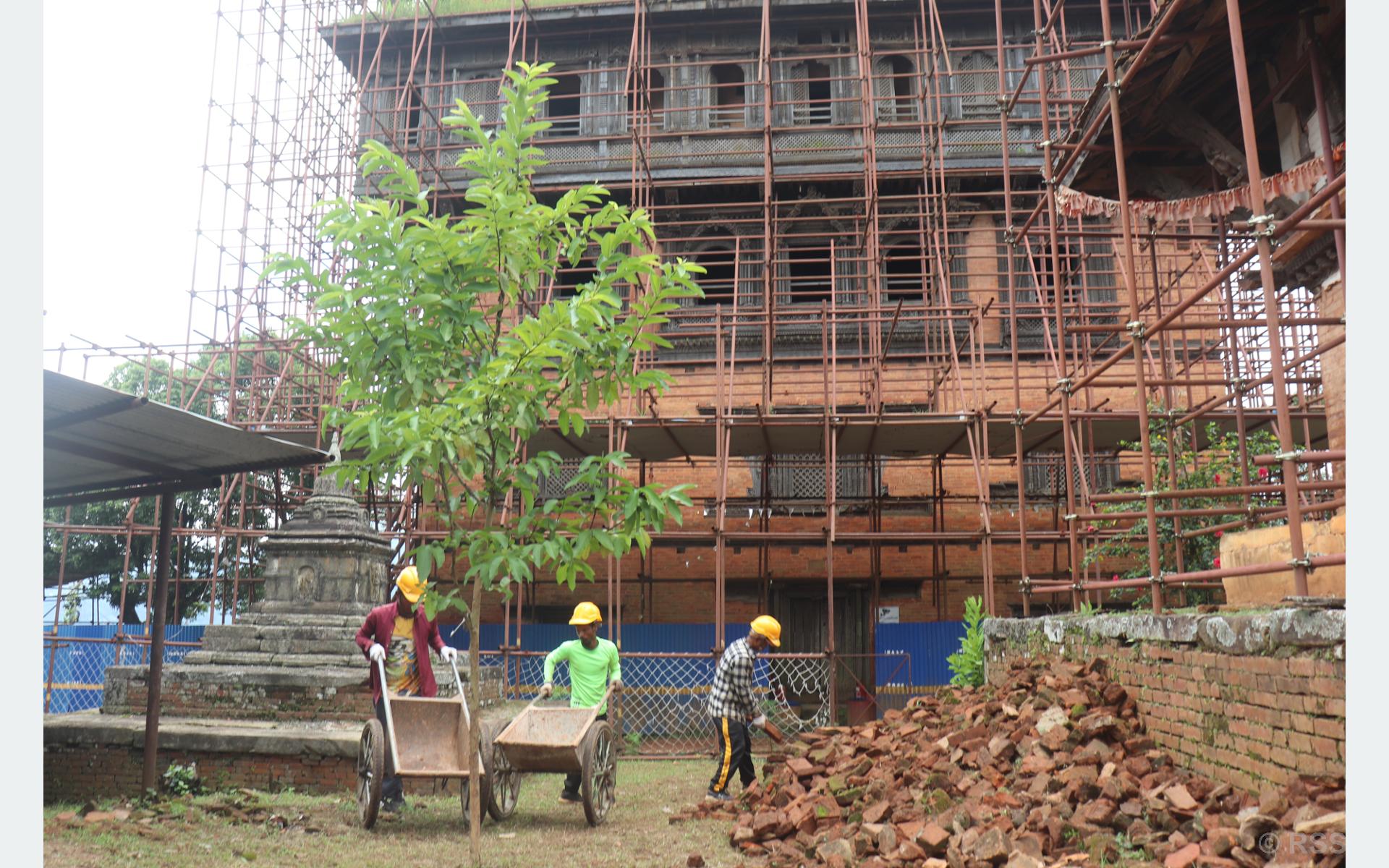 भूकम्पले क्षतिग्रस्त नुवाकोटको साततले दरबार पुनःनिर्माणमा जुटे चिनियाँ