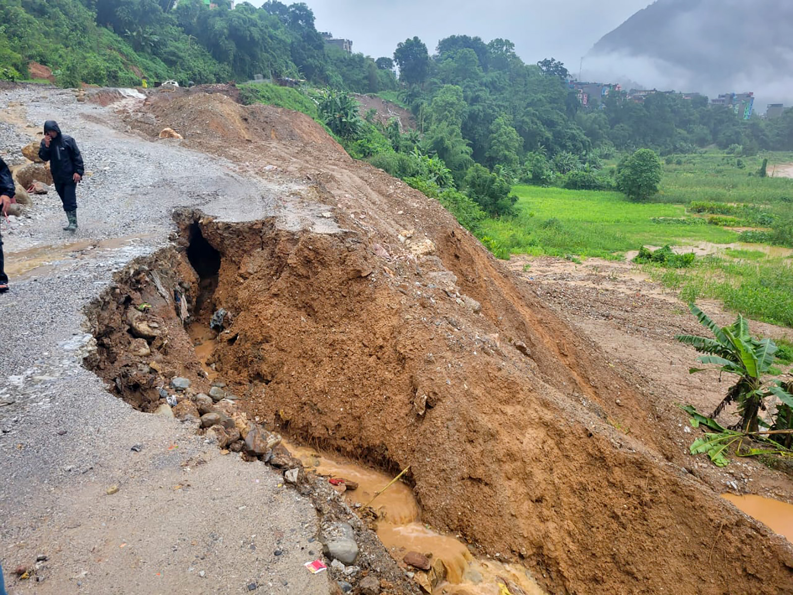 बाढीपहिरोमा परी छ जनाको मृत्यु