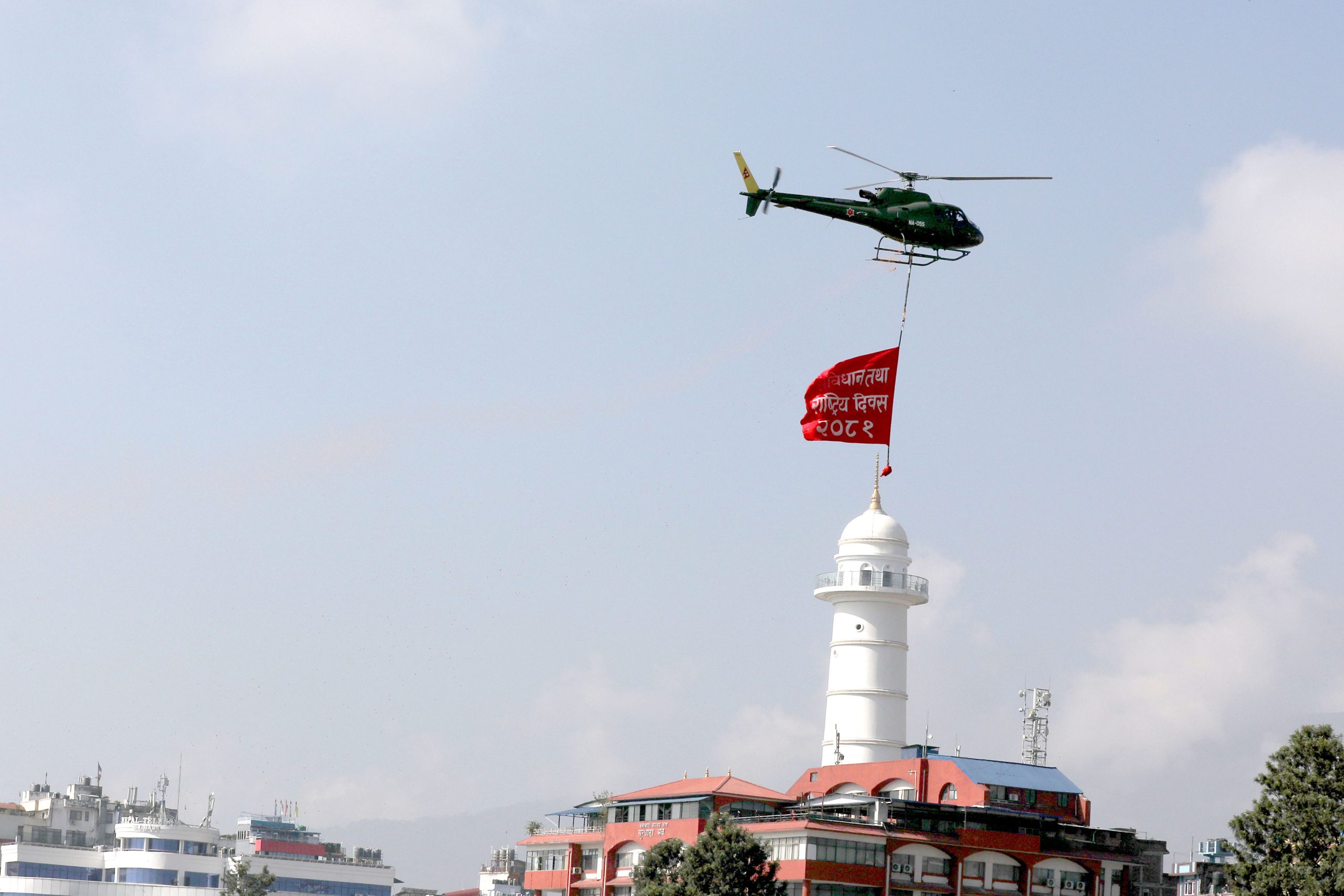 पहिलो दिन धरहरा चढ्नेको भिड, आइतबारसम्मको सबै टिकट बुक