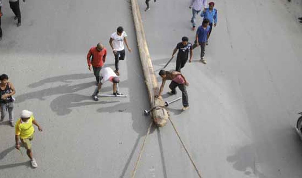 इन्द्रजात्राको लिङ्गो भोटाहिटीमा 