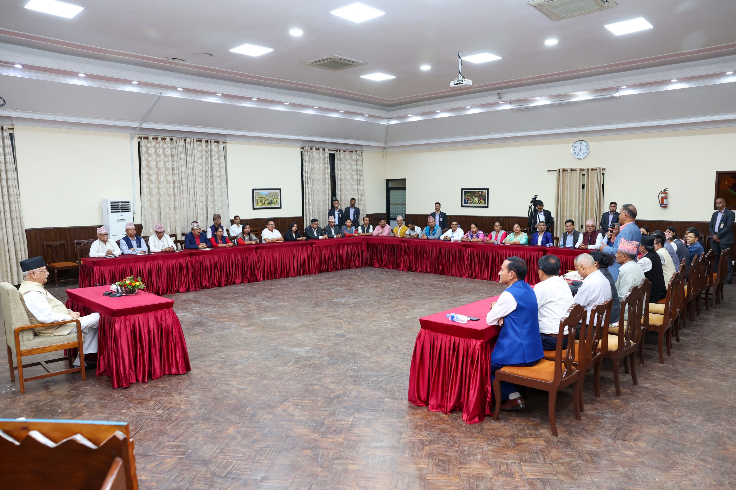 नवलपरासी (बर्दघाट सुस्ता पूर्व) को नाम फेर्नेलगायत विषयमा प्रधानमन्त्रीको ध्यानाकर्षण