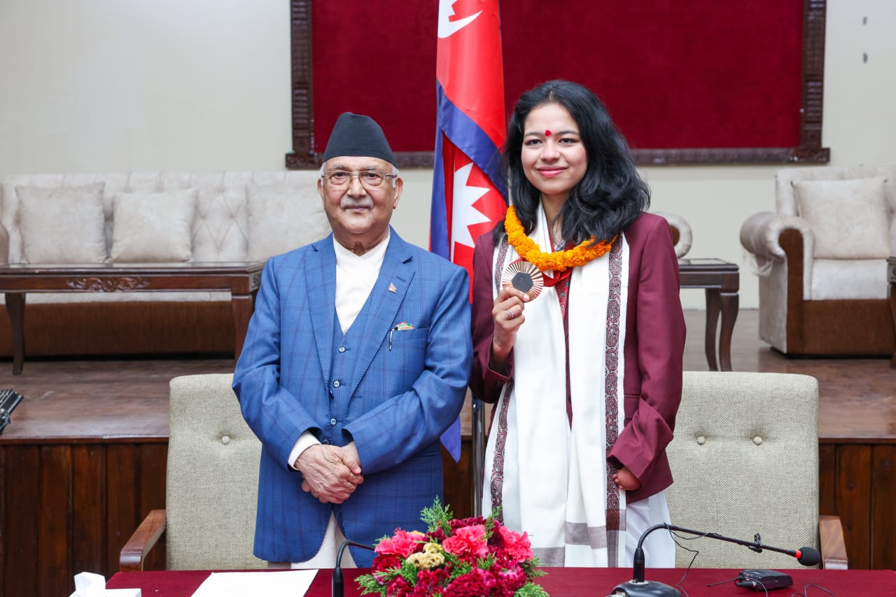 कास्यपदक विजेता गोवर्धनलाई कर नकटाइ ६५ लाख पुरस्कार दिने प्रधानमन्त्रीको घोषणा