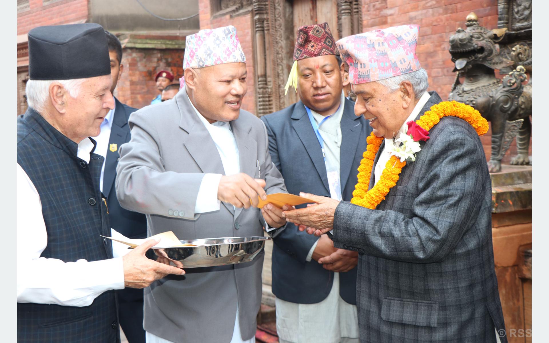 राष्ट्रपतिद्वारा नवदुर्गाको पूजा तथा प्रसाद ग्रहण