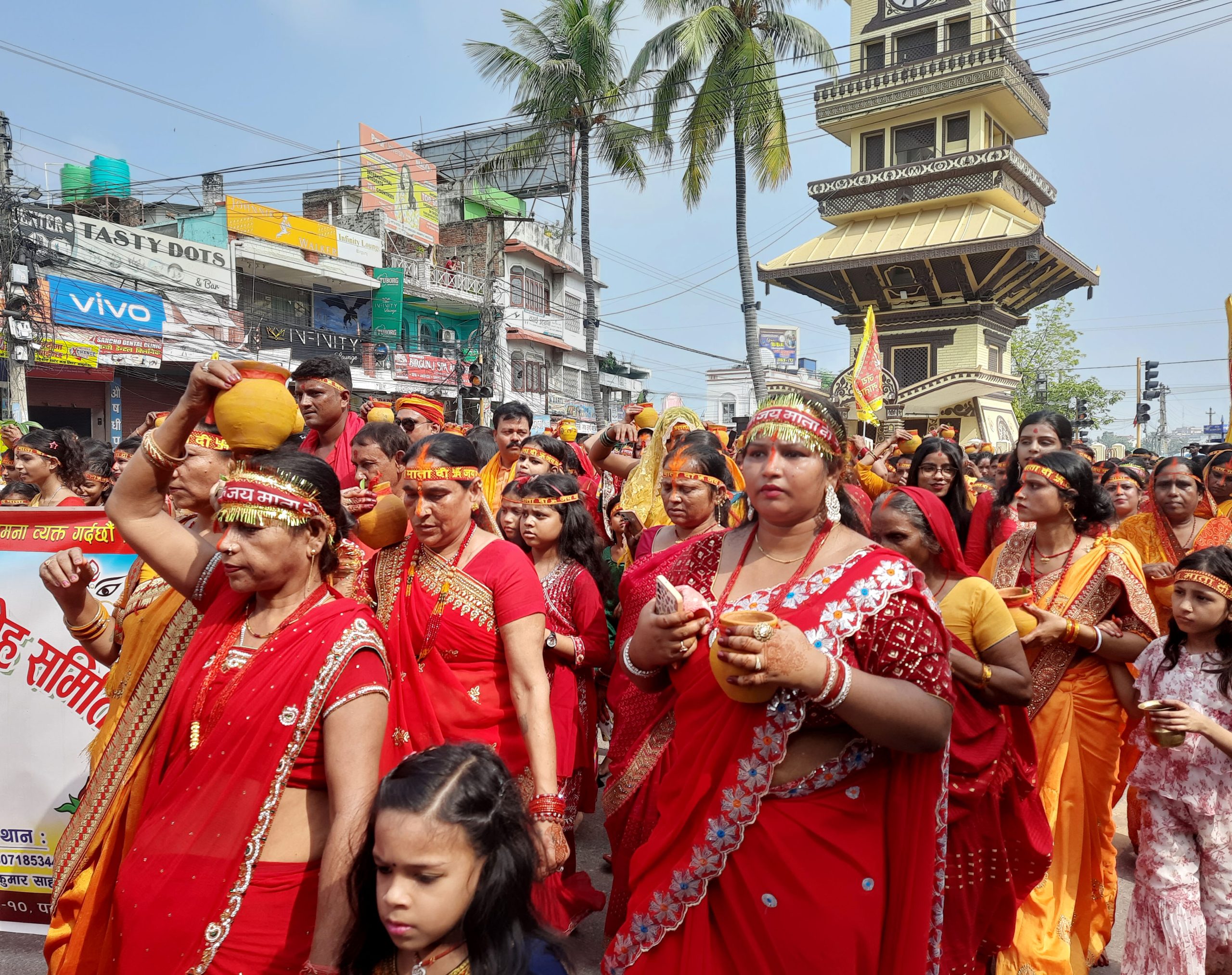 नवरात्रको पहिलो दिनः देशभरका शक्तिपीठमा भक्तजनको घुइँचो (तस्बिरहरु)