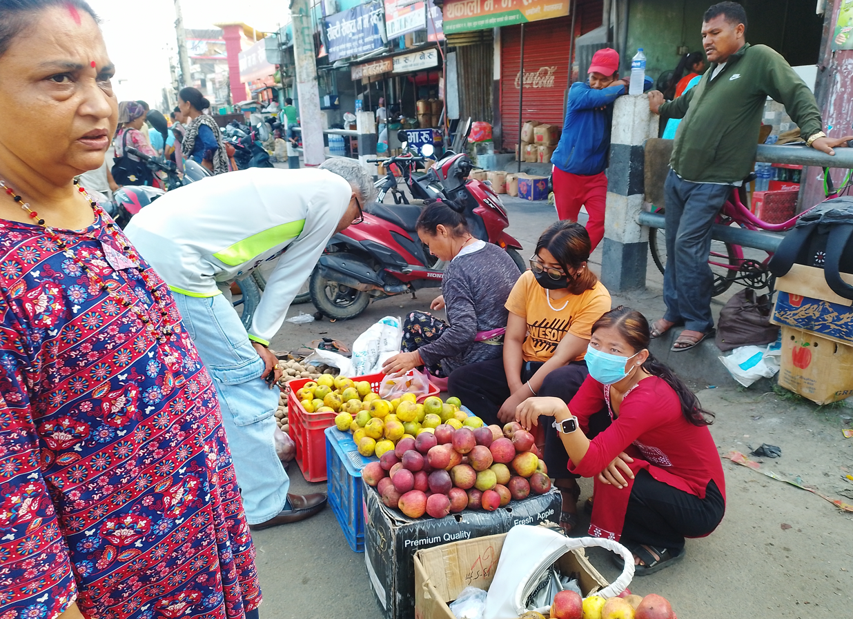 तिहारलाई कोसेली कर्णालीको स्याउ