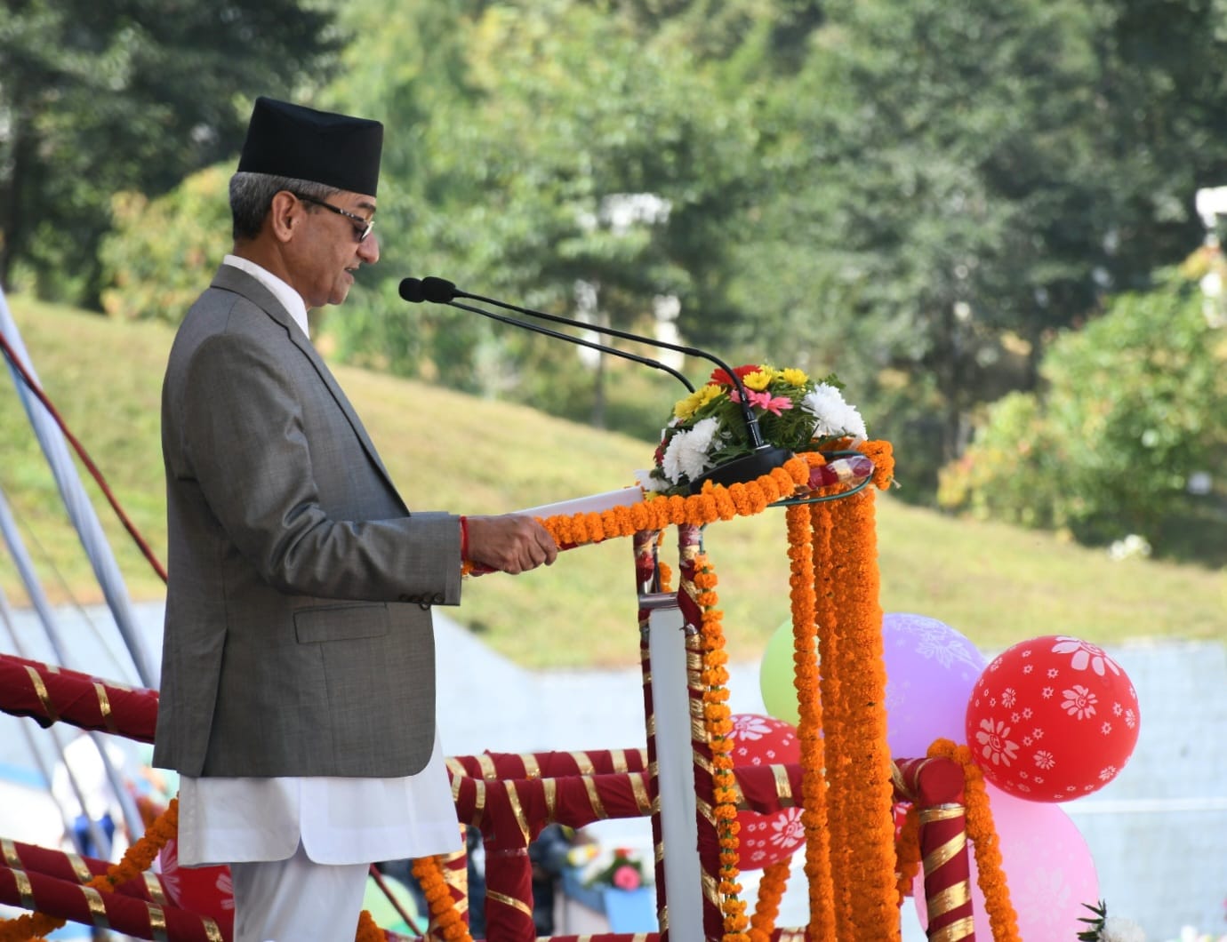 सशस्त्र प्रहरीलाई प्रविधिमैत्री र चलायमान बनाइने छ: गृहमन्त्री लेखक