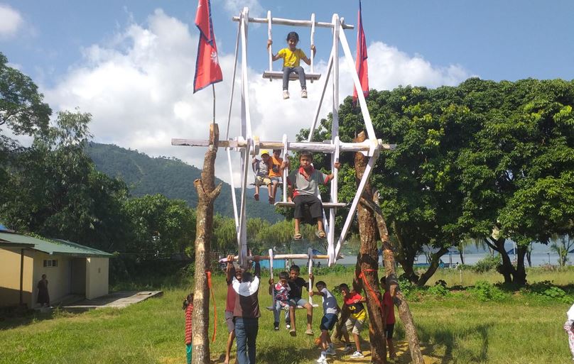 परम्परागत संस्कतिको संरक्षण गर्न ८६ वर्षीय बुद्धिबहादुर पिङ निर्माणमा सक्रिय 