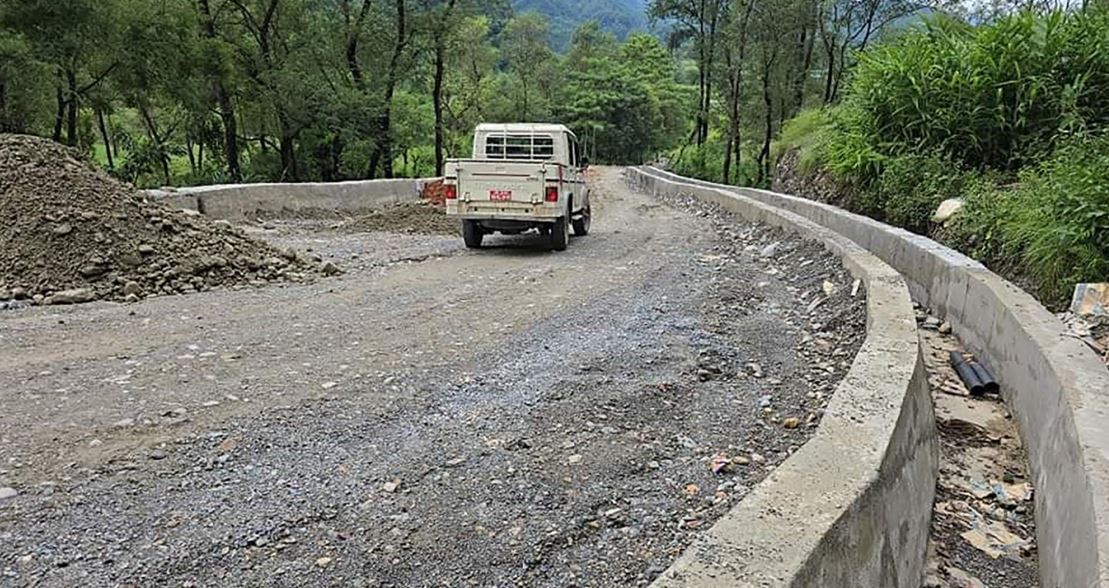 सीतापाइला-धार्के सडक अनिश्चितकालका लागि बन्द