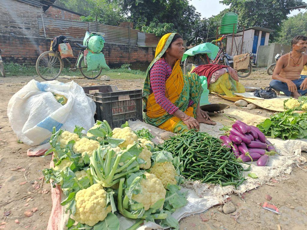 भारतबाट आउने तरकारीका कारण नेपाली किसान मर्कामा