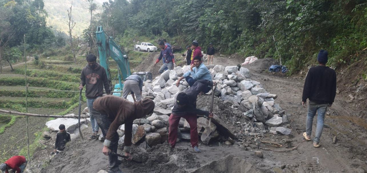 बगरफाँट-भकिम्ली सडक ट्रयाक खुलेको १७ वर्षपछि बल्ल स्तरोन्नति