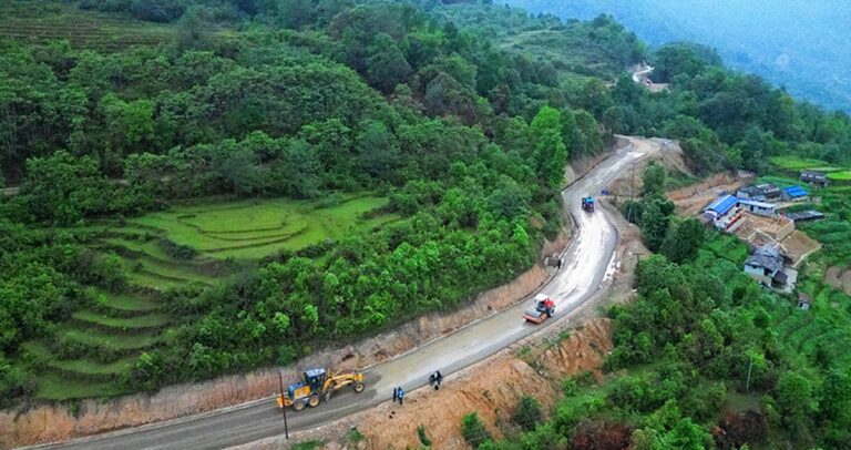 आजबाट नागढुङगा सडक एक साताका लागि दिनमा आंशिक रुपमा बन्द हुने