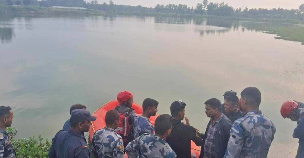 सर्लाहीमा पोखरीमा खसेको कारबाट दुई जनाको शव निकालियो