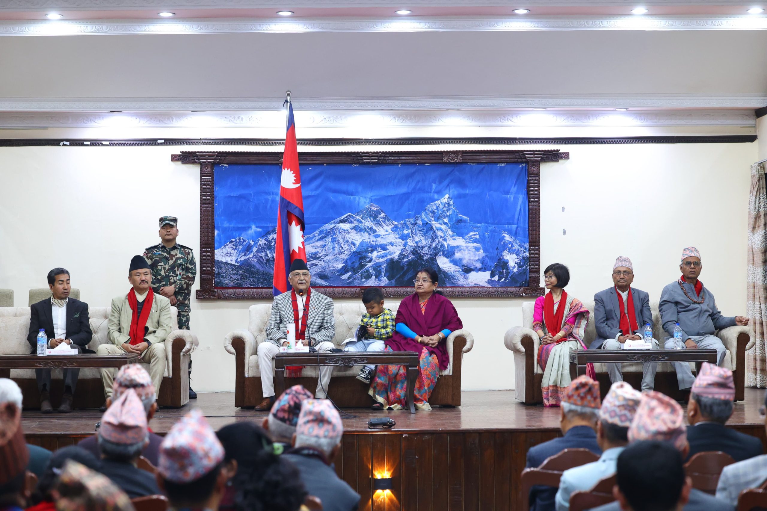 हिमवतखण्ड कला–साहित्यका सहभागीलाई प्रधानमन्त्री ओलीले गरे स्वागत