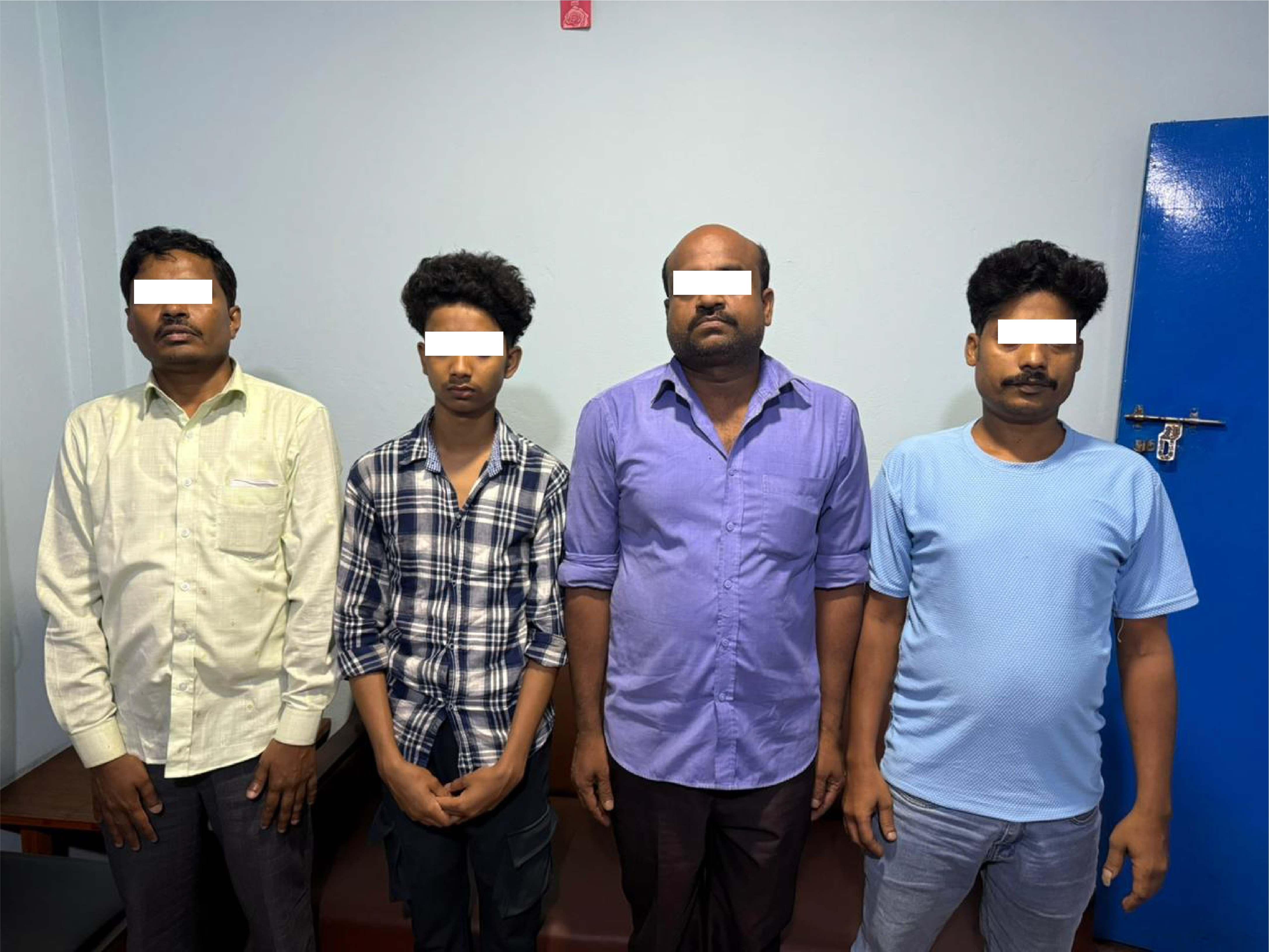 २ करोडको हिरा र सुनका गहनासहित चार जना पक्राउ