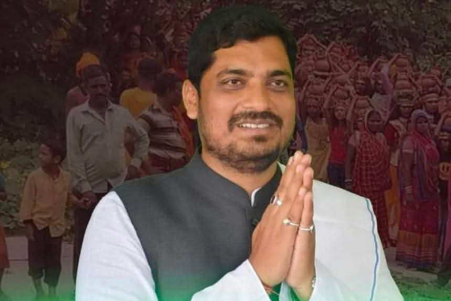 जसपाका मधेश प्रदेश सांसद तथा पूर्वराज्यमन्त्री सरोज सिंह कुशवाहा पक्राउ