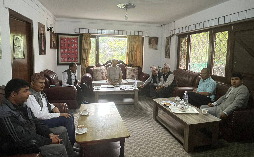 झलनाथ निवासमा वामपन्थी नेताहरु छलफलमा